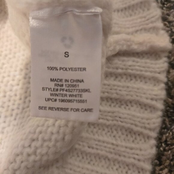 NWT Pink Republic Cropped Hooded Pom Pom Sweater Winter White S - Picture 2 of 6